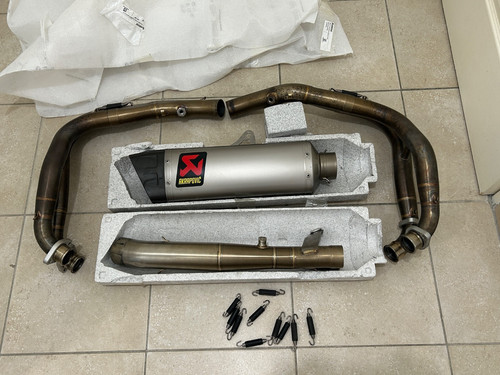 Akrapovic full exhaust suzuki - akrapovic,